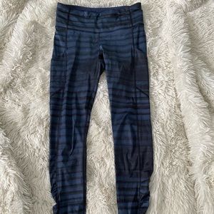 Black and Blue Lululemon Mid-Rise Leggings with Pockets